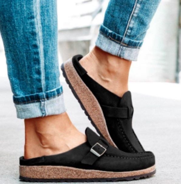 Black / 35
